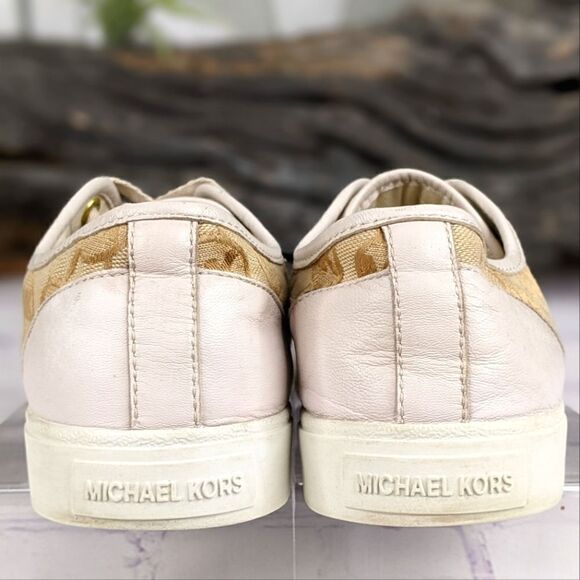 Michael Kors Monogram Jacquard Signature Sneakers - Picture 7 of 12